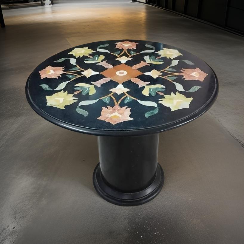 Luxuriöse Marmor-Tischplatte mit Ständer | Exquisites florales Inlay-Design